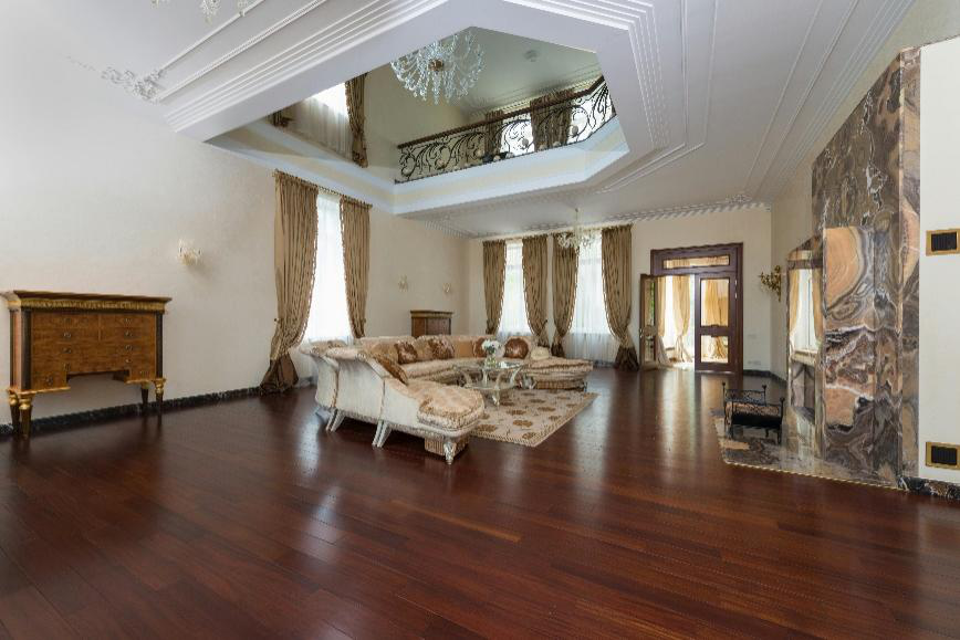Image of a living room with classic furniture
