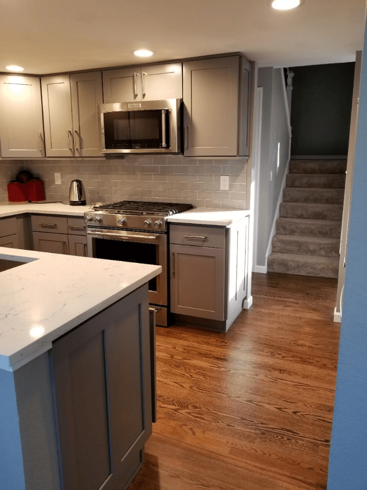 A kitchen with engineered hardwood floor